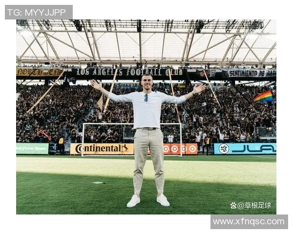 足球明星私下时刻的便装合影展现他们真实的一面与生活风格